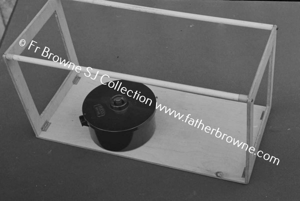 COPY NEGS CHANGING BOX ENLARGING & COPYING APPARATUS in darkroom